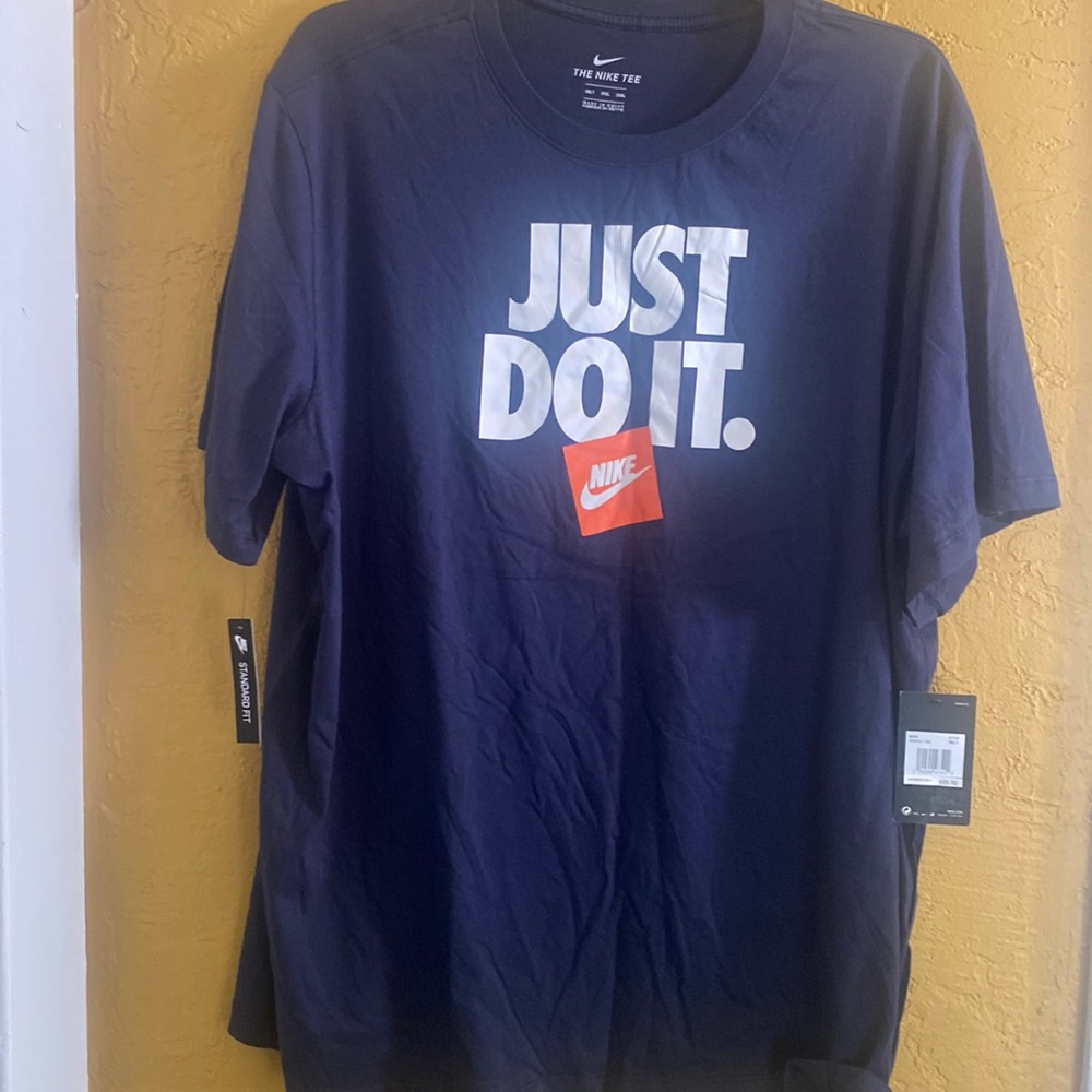 Nike t-shirt (new)🔥🔥